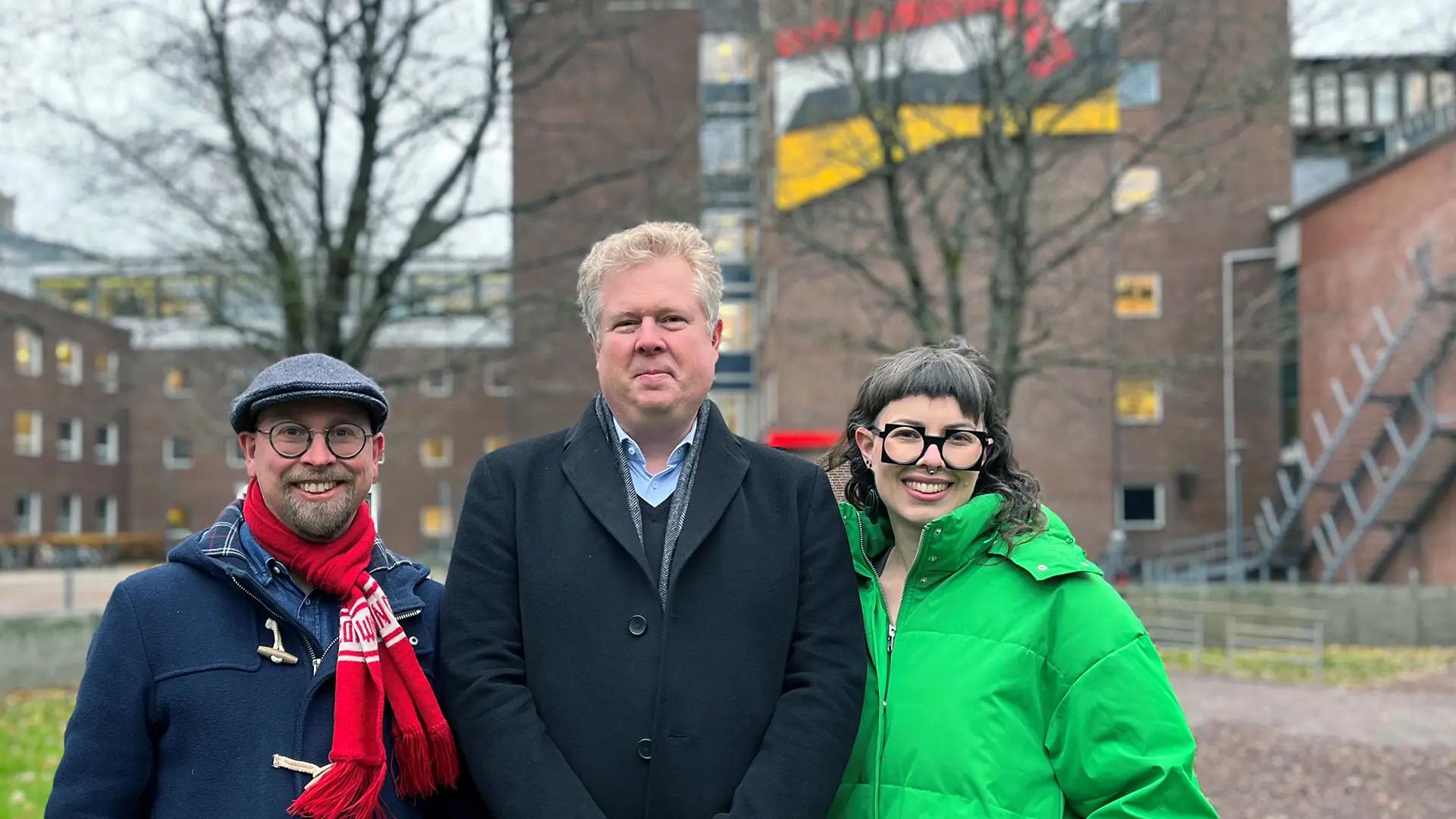 Photo of Johan Bengtsson-Palme, Erik Kristiansson and Anna Johnning on Chalmers' Campus. 