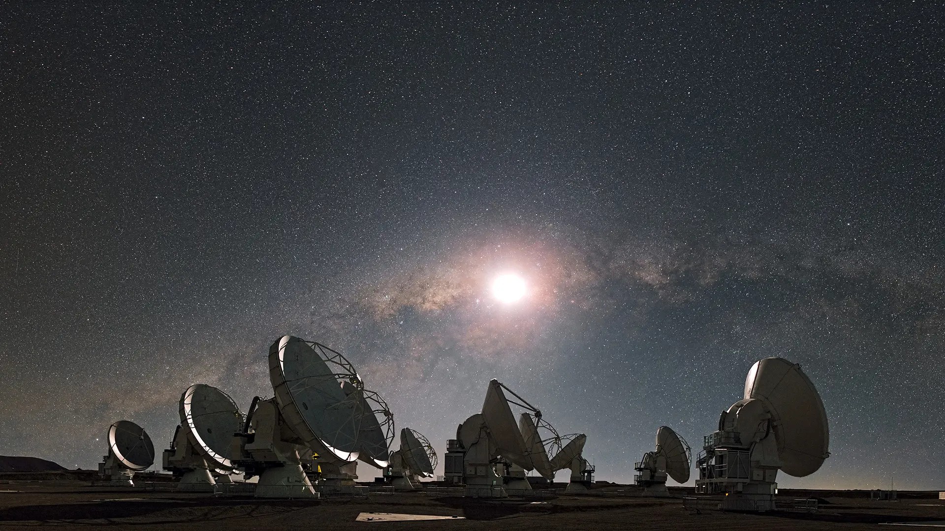 Alma-teleskopet i Chile. 