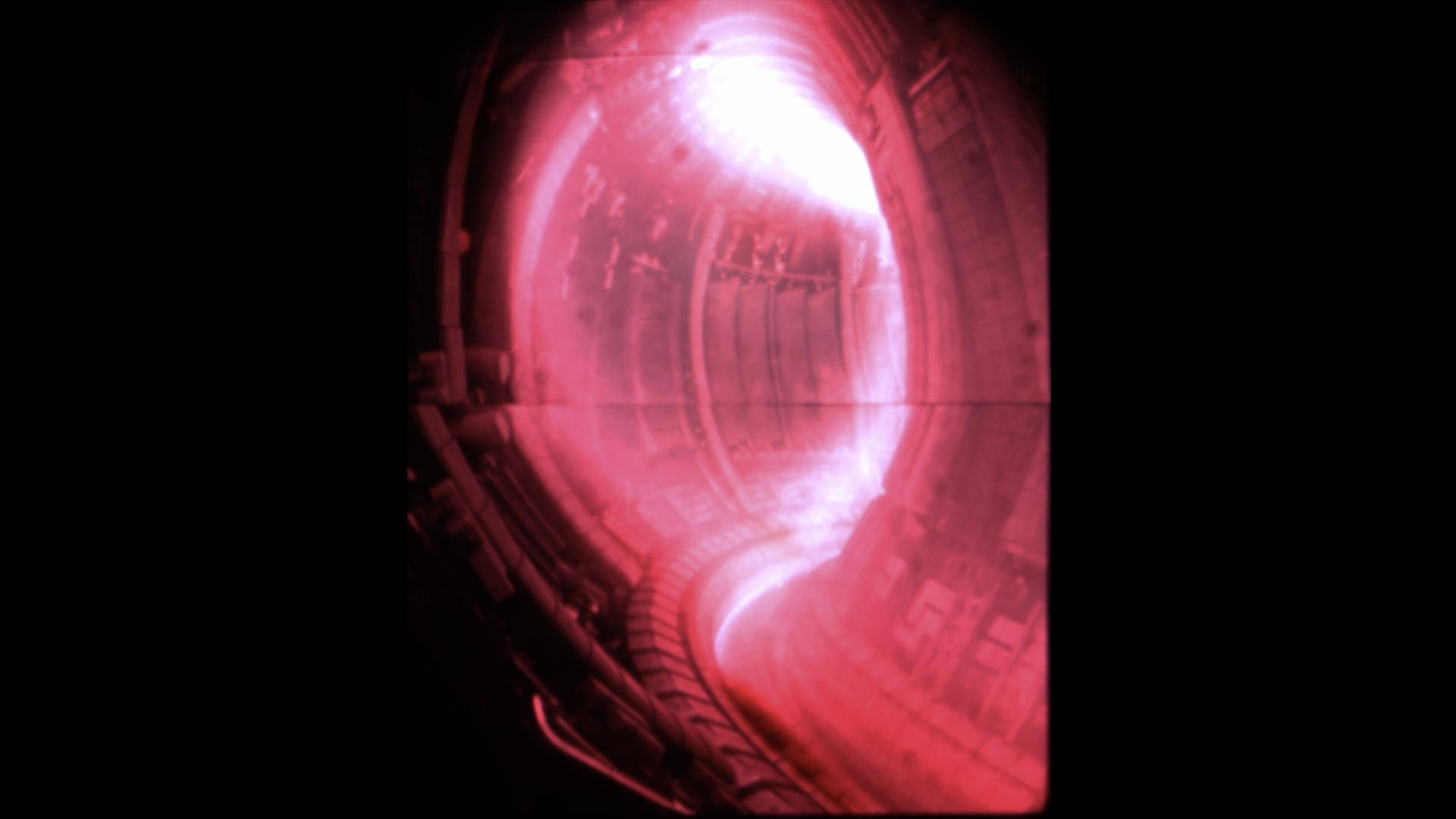 Rosa plasma i Jet-reaktorn
