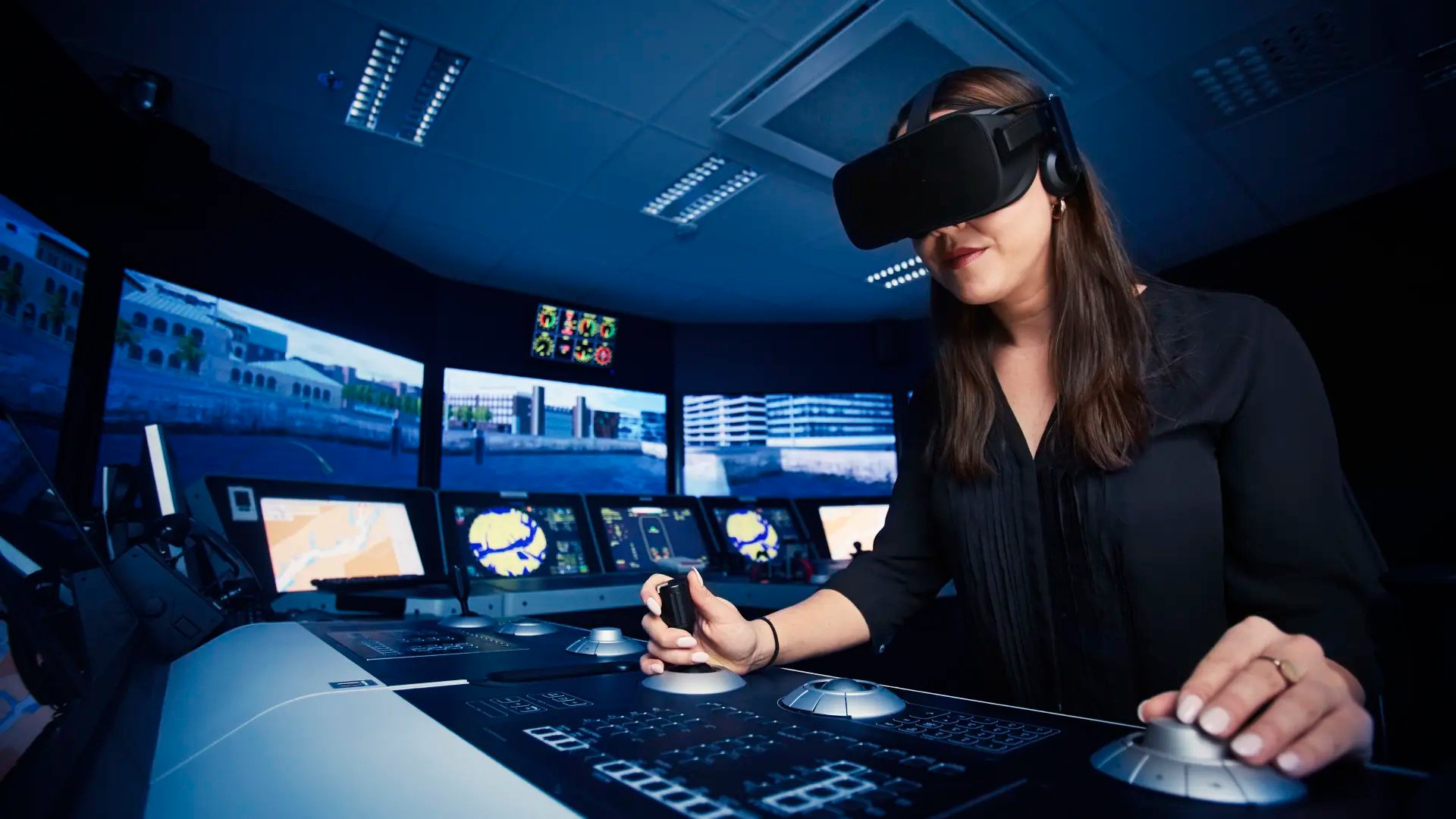 Simulatorkörning med VR-glasögon.