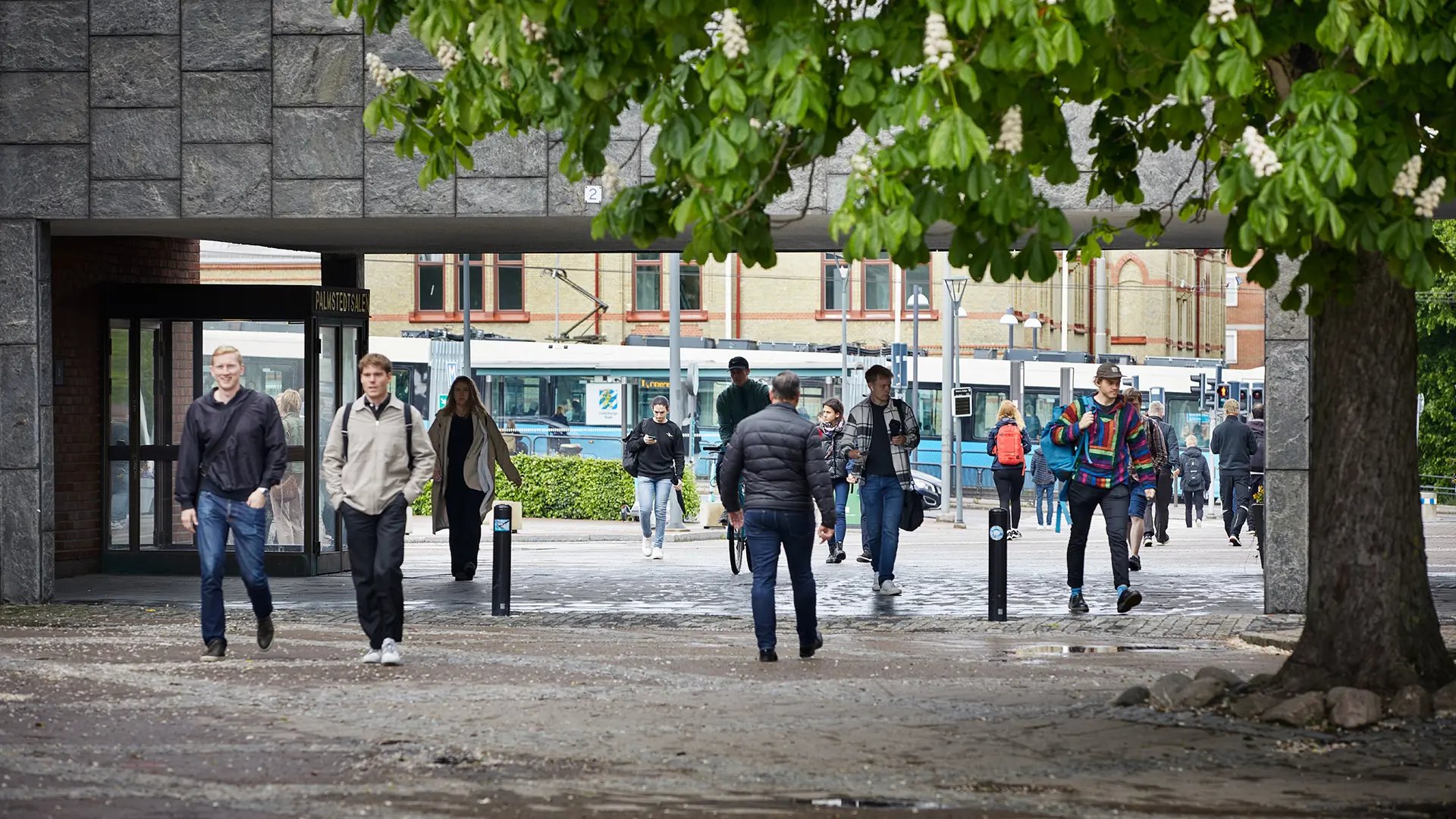 Människor på campus Johanneberg